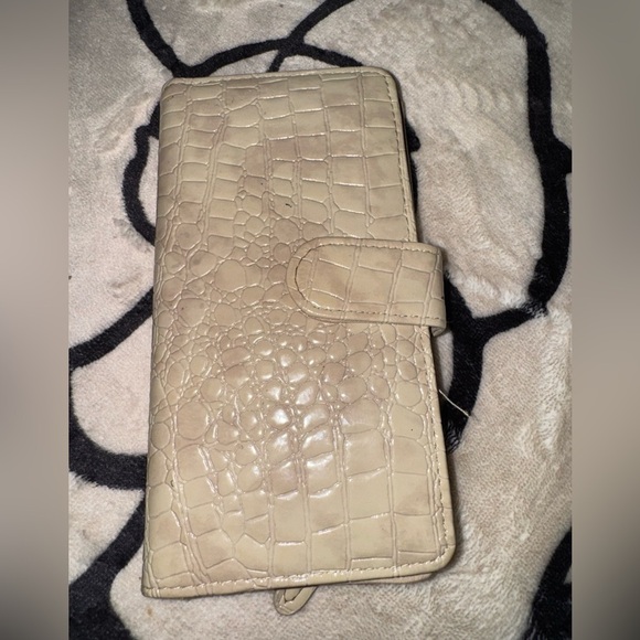 light beige faux crocodile long wallet with a  flap button closure - Picture 9 of 11